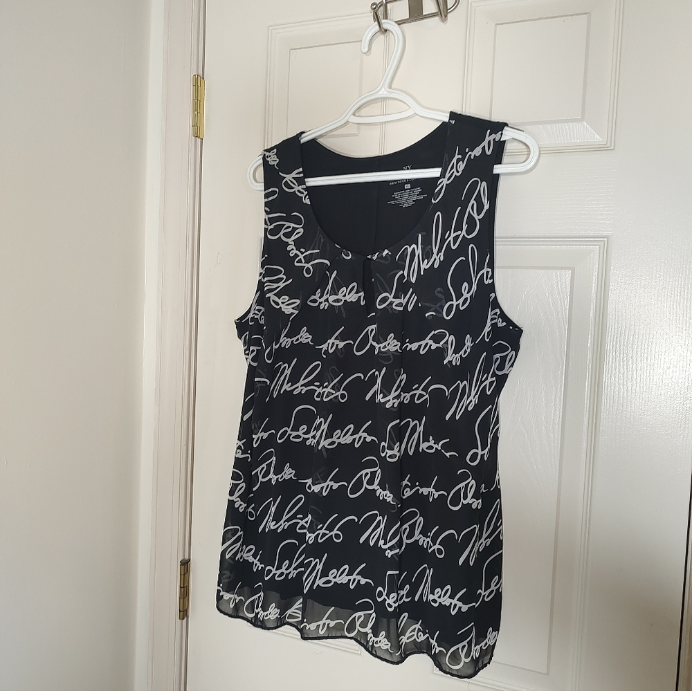 Black and White Script Print Women's Top